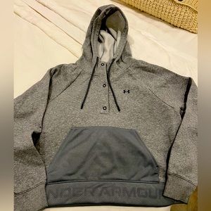 UA cropped sweatshirt pullover